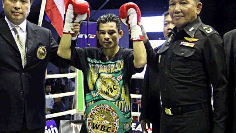 Wanheng Menayothin boxing results